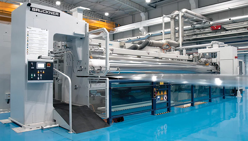 Высоко производительная экструзионная линия вытяжки полимерной пленки производства Brueckner Maschinenbau