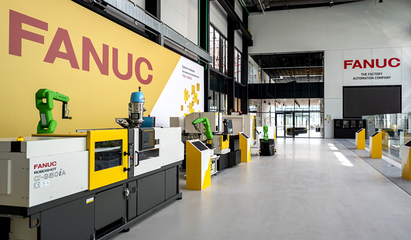 Инжиниринговый центр FANUC имеет демонстрационный зал с последними технологическими разработками компании, лаборатории, а также Академию FANUC для организации учебного процесса разработчиков и пользователей