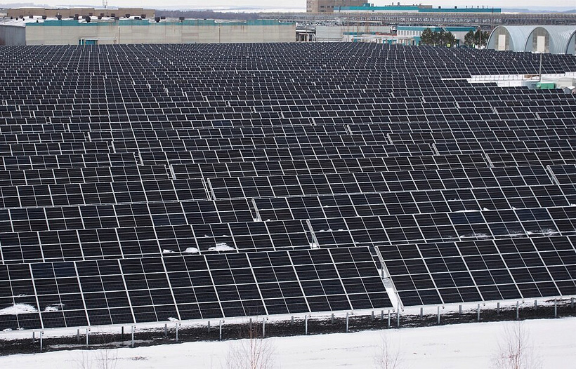 Завод «ПОЛИЭФ» установил 10 080 фотоэлектрических модули будущей солнечной электростанции мощностью около 4,9 МВт