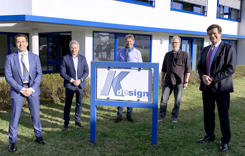 Управляющие директора Kdesign Ричард Циммерманн, Иоахим Ланге и Генеральный директор Reifenhäuser Бернд Райфенхойзер (справа)