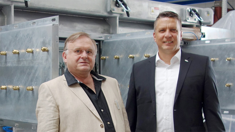Вернер Хербольд, генеральный директор Herbold Meckesheim (слева) и Маркус Парцер, президент подразделения полимеров, Coperion
