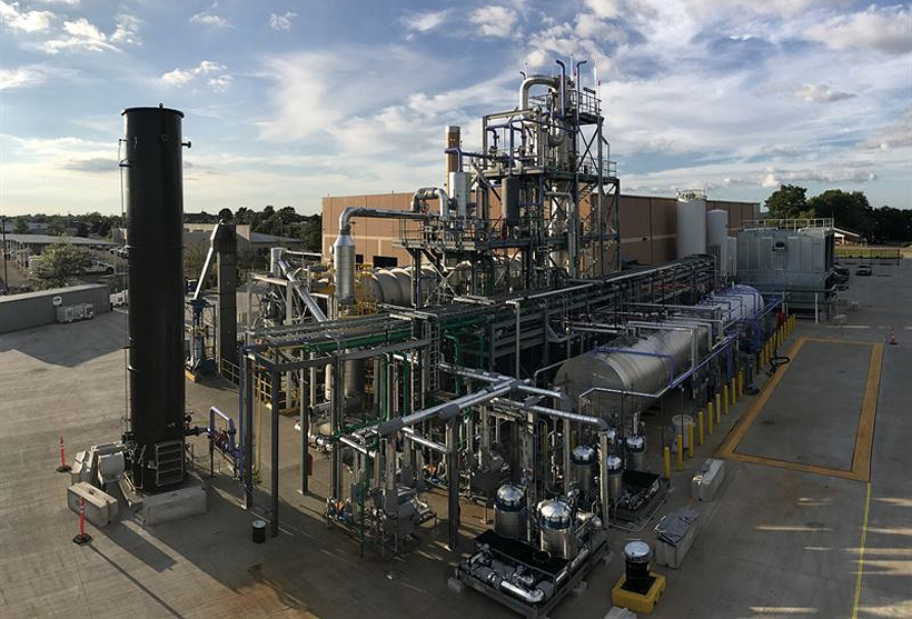 Промышленная установка по химической переработке пластиковых отходов в Акроне, штат Огайо, США 