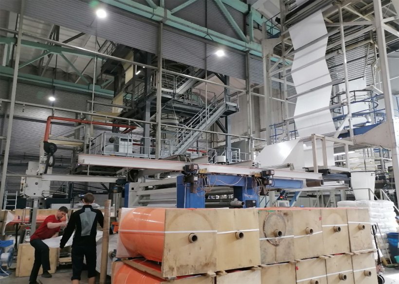 Экструзионно-выдувная установка на заводе ПКФ «Силуэт» по выпуску полимерной пленки