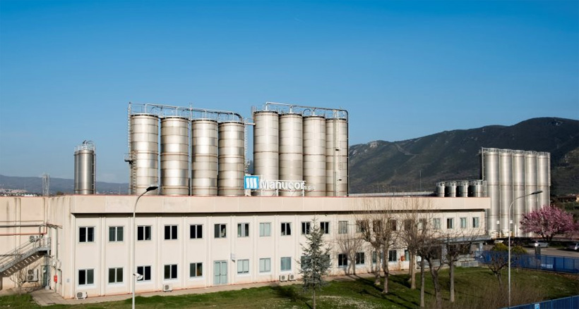 Завод Manucor по выпуску БОПП-пленки в Сесса-Аурунка недалеко от Неаполя, Италия 