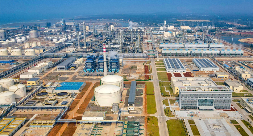 Нефтехимический завод Sinopec Hainan Refining & Chemical в провинции Хайнань мощностью 1 млн т этилена в год