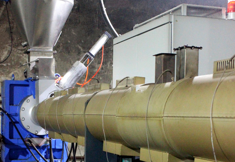 Экструдер BL-180 линии грануляции мощностью до 14 т в сутки на предприятии «ПКП Вторма» 