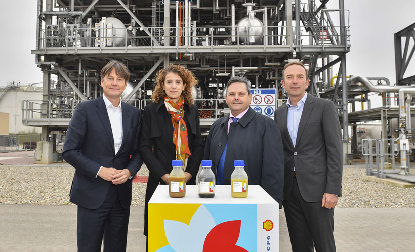 Франс Эвертс (президент-директор Shell), Софи Херманс, Крис Янсен, Ричард Цвинкельс на открытии завода Shell Chemicals Park Moerdijk, Нидерланды 