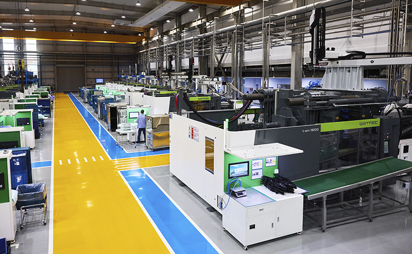 Компания RuiMu расширила парк литьевых машин термопластавтоматами WINTEC для производства автокомпонентов