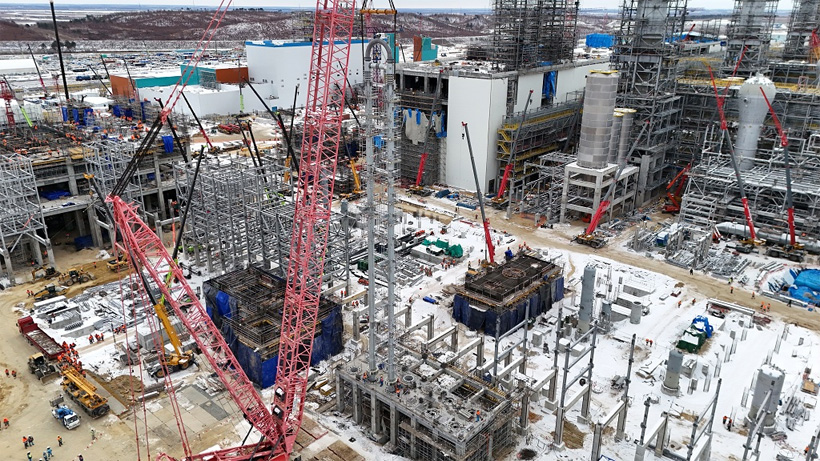 Монтаж петлевых реакторов для производства полипропилена на Амурском ГХК