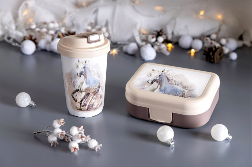 Праздничная коллекция бренда Phibo с новогодним декором производства «Бытпласт»