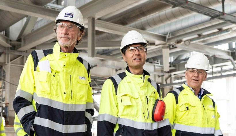 Сэр Джим Рэтклифф, основатель и председатель совета директоров INEOS (первый слева)