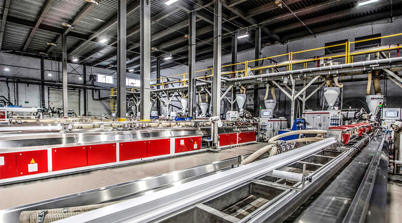 Экструзионные линии по выпуску оконного профиля на заводе «Мелке» во Фрязино