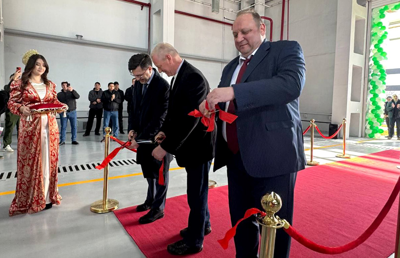 В торжественной церемонии запуска производства ПЭ-пленок на заводе Kmita-Polymers приняли участие сотрудники Торгового представительства России в Узбекистане.