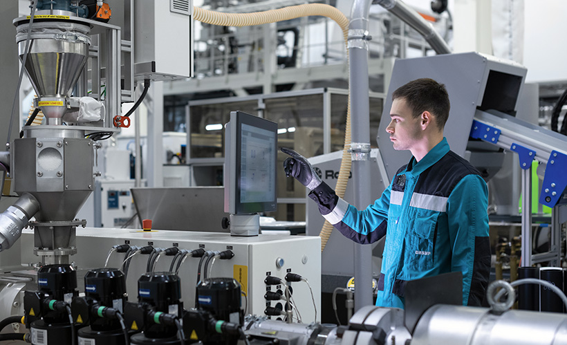 Испытательное экструзионное оборудование исследовательского центра «СИБУР ПолиЛаб» в Москве