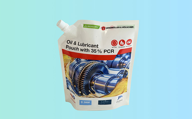Вторично перерабатываемая упаковка для масел и смазок, разработанная компаниями Total Energies и Windmöller & Hölscher с содержанием до 35% вторичного сырья