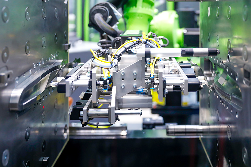 Автоматизированное управление в зоне пресс-формы: точное выполнение технологических операций непосредственно в пресс-форме для литья под давлением на ТПА ENGEL