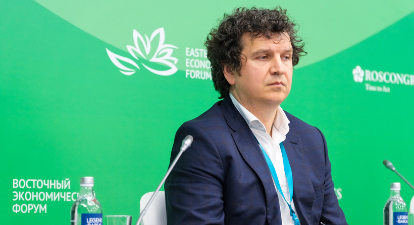 Александр Петров, член правления — исполнительный директор СИБУР, принял участие в Восточном экономическом форуме (ВЭФ 2026) во Владивостоке