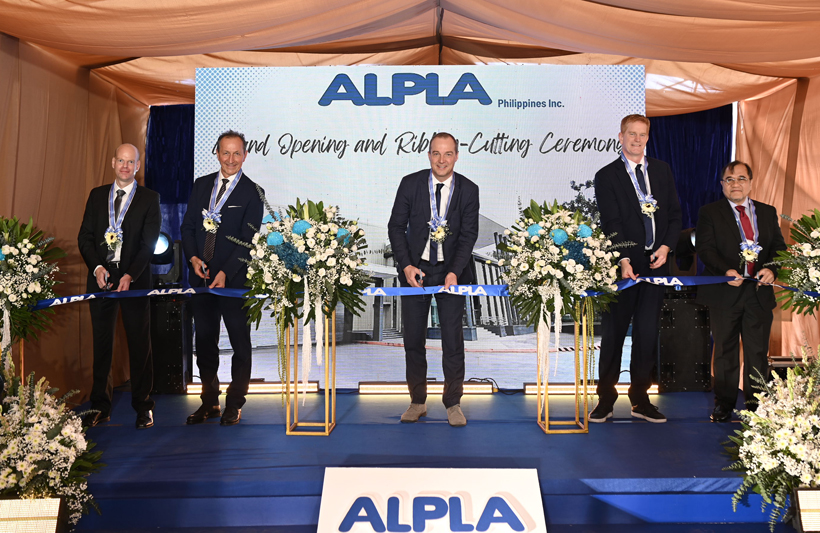 На официальной церемонии открытия главный операционный директор ALPLA Вальтер Ритцер, Рональд Тичелаар (управляющий директор APAC) и Кристиан Котши (генеральный директор ALPLA на Филиппинах) приветствовали около 80 гостей, включая посла Австрии Йоханна Бр