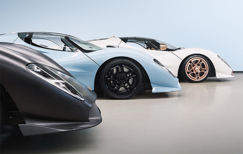 Культовый гиперкар De Tomaso P72, оснащенный усовершенствованным шасси из углеродного монокока, представляет собой эталонную платформу для оценки будущих инноваций в области материалов, улучшенных с помощью CNT