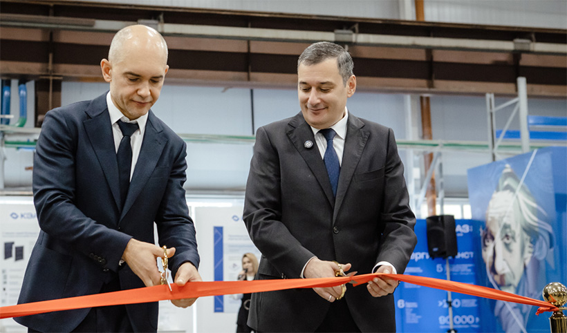 Официальная церемония открытия комплекса КЭАЗ по производству распределительных щитов состоялась 6 ноября, в день 80-летия КЭАЗ. В мероприятии принял участие губернатор Курской области Александр Хинштейн