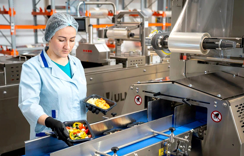 Упаковка продуктов питания в запаиваемый контейнер «ПолиЭР» из кристаллизованного ПЭТФ