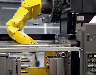 Техническое зрение iRVision, разработанное специалистами FANUC и установленное на шестиосевом роботе, делает его отличной альтернативой портальным роботам Техническое зрение iRVision, разработанное специалистами FANUC и установленное на шестиосевом роботе, делает его отличной альтернативой портальным роботам